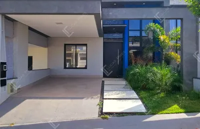 Casa com móveis planejados e suíte no condomínio horto florestal