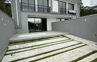 Amplo sobrado no bairro são francisco de assis, loteamento de terras altas     !!