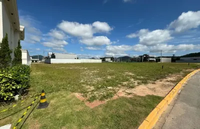 Terreno no condomínio caledônia na área mais nobre do condomínio.