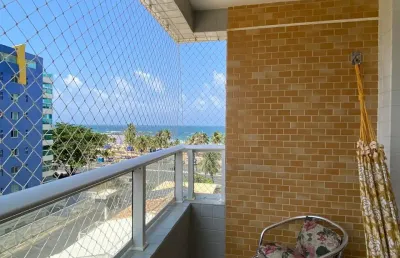1/4 com varanda, mobiliado à 50 metros da praia de piatã