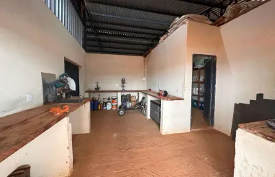 Fazenda à venda no Centro, Cascalho Rico 