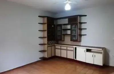 Casa para venda em uberlândia, brasil, 4 dormitórios, 1 suíte, 3 banheiros, 3 vagas