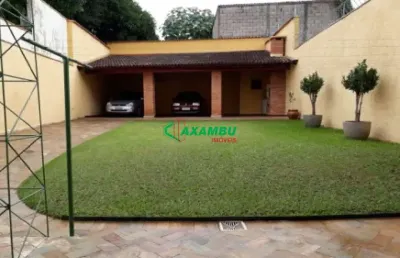 Lindo sobrado estilo chalé suiço com quintal e churrasqueira