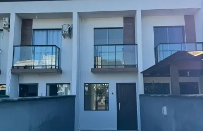 Casa com 2 quartos à venda na Rua Isolde Paulo, 460, Nova Brasília, Joinville