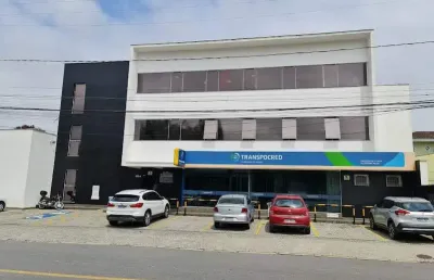 Aluga-se sala comercial com 100 m2 anita garibaldi joinville.