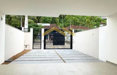 Sobrado geminado com 03 suítes no bairro saguaçu em joinville!
