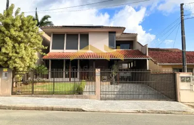 Charmosa e aconchegante casa no bairro floresta em joinville!