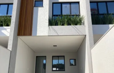 Lindo sobrado novo à venda com 3 quartos e 2 vagas no bairro bom retiro em joinville