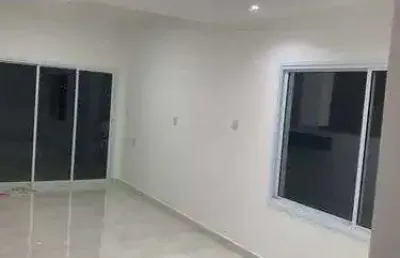 Sobrado à venda no bairro vila brasileira em mogi das cruzes, sp, com 3 dormitórios, sendo 1 suíte com sacada.