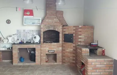 Casa sobrado à venda no bairro conjunto habitacional antônio bovolenta em mogi das cruzes, com 3 dormitórios, sendo 1 suíte com banheira, cozinha com planejados e espaço gourmet