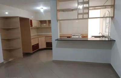 Sobrado à venda no bairro jardim camila, com 250 mt2, 3 dormitórios, sendo 1 suíte.