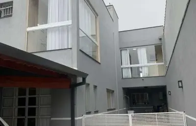 Sobrado à venda no bairro jardim quaresmeira em suzano, com 3 suítes