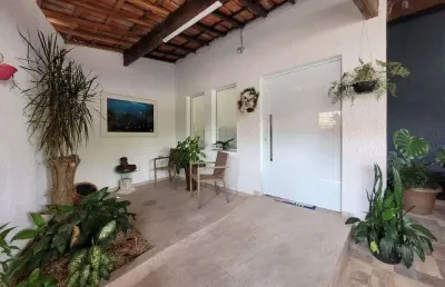 Casa à venda no bairro vila nova socorro, com 3 dormitórios, sendo 1 suíte, espaço para festas e escritório.