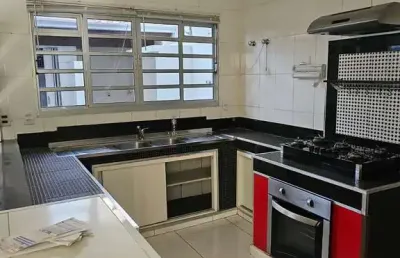 Casa em condominio para alugar com 153m², 3 dormitórios, 1 suíte, 2 salas e 2 vagas!!!