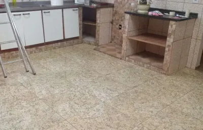 Casa com 3 quartos para alugar na Avenida Prefeito Carlos Ferreira Lopes, 437, Vila Mogilar, Mogi das Cruzes