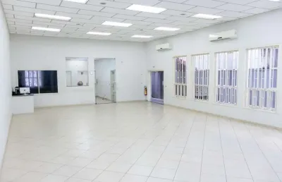 Sala comercial para venda em serrinha, ginásio, 1 dormitório, 2 banheiros, 5 vagas