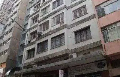 Apartamento no centro histórico ,2 dormitórios,desocupado