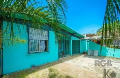 Casa com piscina no bairro leopoldina -porto alegre