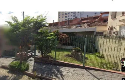 Casa 3 dormitórios no bairro glória, próxima a prof. oscar pereira.