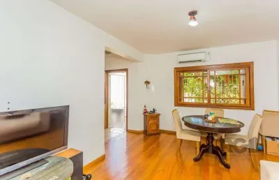 Casa com 2 quartos à venda na Travessa Chateaubriand, 093, Passo das Pedras, Porto Alegre