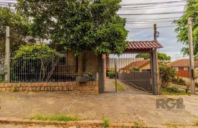 Casa com 4 quartos à venda na Rua Antônio Josephino Perrone, 243, Espírito Santo, Porto Alegre