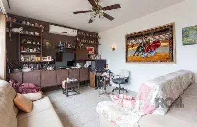 Casa com 4 quartos à venda na Rua Esteio, 364, Cavalhada, Porto Alegre