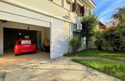 Sobrado com 4  dormitórios, 3 vagas, piscina, próximo a professor oscar pereira