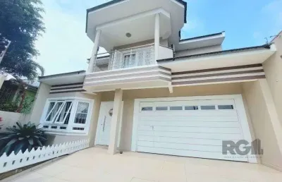 Excelente casa de 250m² com 3 dormitórios no bairro sarandi.
