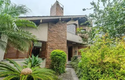Casa 400m² - 5 dormitórios, 4 vagas no bairro vila jardim