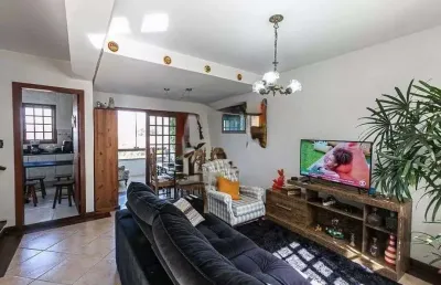 Casa com 161m² e 3 dormitórios com suíte, piscina no bairro espírito santo em po