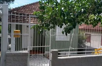 Casa com 3 quartos à venda na Rua Padre João Batista Reus, 2932, Camaquã, Porto Alegre