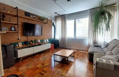 Apartamento reformado, 3 dorm. + vaga, próximo a redenção