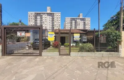Casa com 4 quartos à venda na Rua Teotônia, 313, Camaquã, Porto Alegre