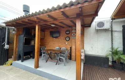 Duas casas no mesmo terreno, 3 vagas para carro, no bairro sarandi, em porto ale