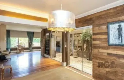 Excelente casa de 220m² com 3 dormitórios no bairro tristeza.