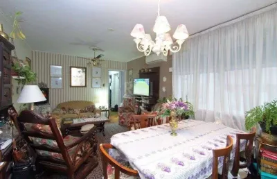 Apartamento com 3 quartos à venda na Rua Mariante, 650, Rio Branco, Porto Alegre