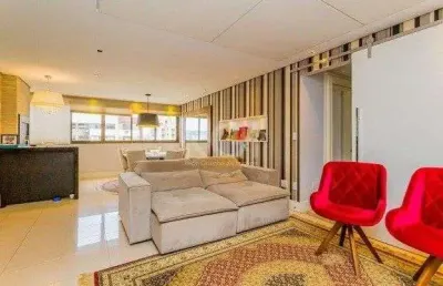 Excelente apartamento de 03 dormitórios com 4 vagas de garagem.