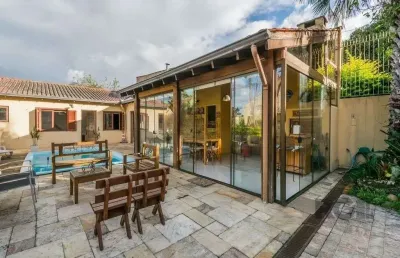 Casa 279m² - 4 dormitórios, 3 vagas no bairro santa tereza