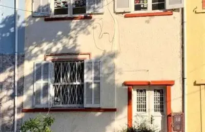 Casa com 3 quartos à venda na Rua Dom João VI, 233, Medianeira, Porto Alegre