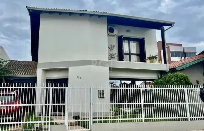 Casa para venda - 240m², 4 dormitórios, sendo 2 suites, 3 vagas - centro