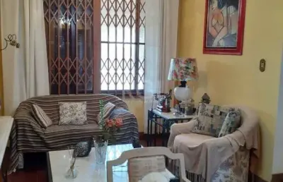Casa 3 dormitórios, 2 suítes, 4 vagas, 257,52 m² de área privativa, no bairro ip