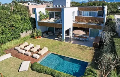 Casa em condomínio 5 dormitórios à venda atlântida sul xangri-lá/rs