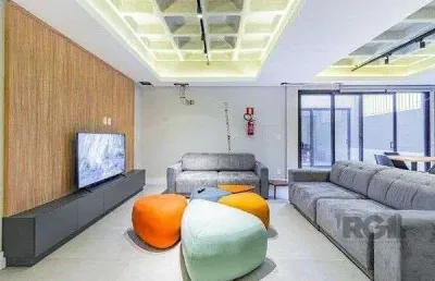 Apartamento de 01 dormitório com estacionamento rotativo, no bairro cidade baixa