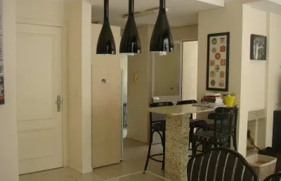Vende-se apartamento com 2 quartos(1 suíte), 86m² e sacada - mont'serrat
