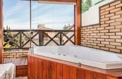 Casa com 2 quartos à venda na Avenida Karl Iwers, 252, Jardim Itu Sabará, Porto Alegre