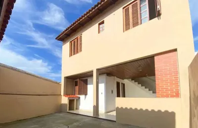 Casa / sobrado / 4 dormitórios / churrasqueira / 2 vagas / jardim algarve / port