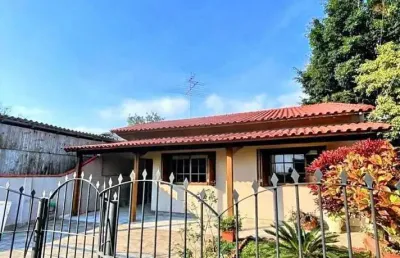 Casa / 2 quartos / 2 vagas / pátio / formosa / alvorada / rs