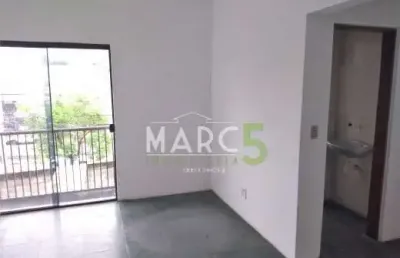 Sala comercial com 1 sala para alugar na praça bartolomeu bueno, centro, arujá, 30 m2 por r$ 1.300