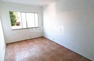 Apartamento com 2 quartos para alugar na Rua Paulo Prado, --, Oswaldo Cruz, Rio de Janeiro