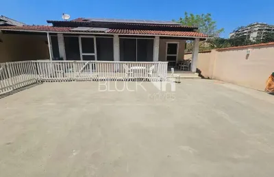 Recreio dos bandeirantes | casa de rua 4 quartos, sendo 4 suites